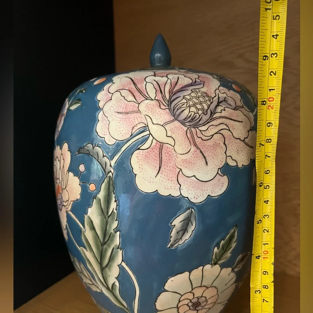 Vintage Japanese GINGER JAR TEMPLE JAR URN W LID Floral Porcelain Flowers MACAU - Picture 8 of 8